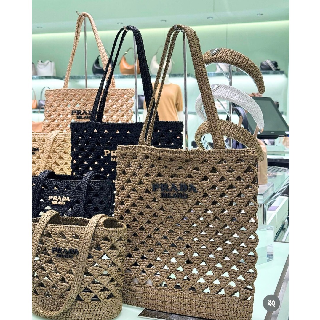 雑誌掲載】PRADA◇ラフィア風 クロシェ編み トートバッグ ロゴ (PRADA