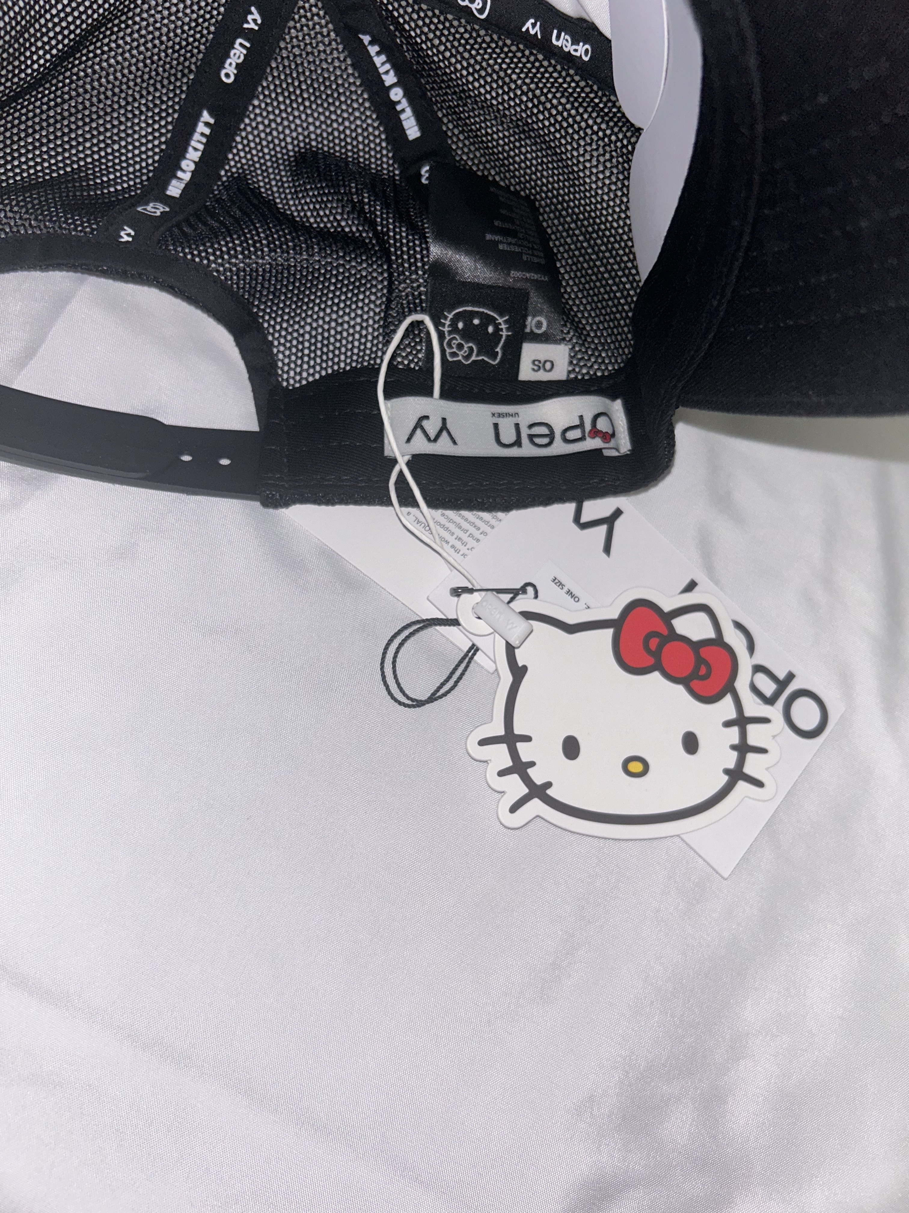 Open Yy x Hello Kitty】 Trucker Cap Black ☆韓国☆人気☆ (OPEN