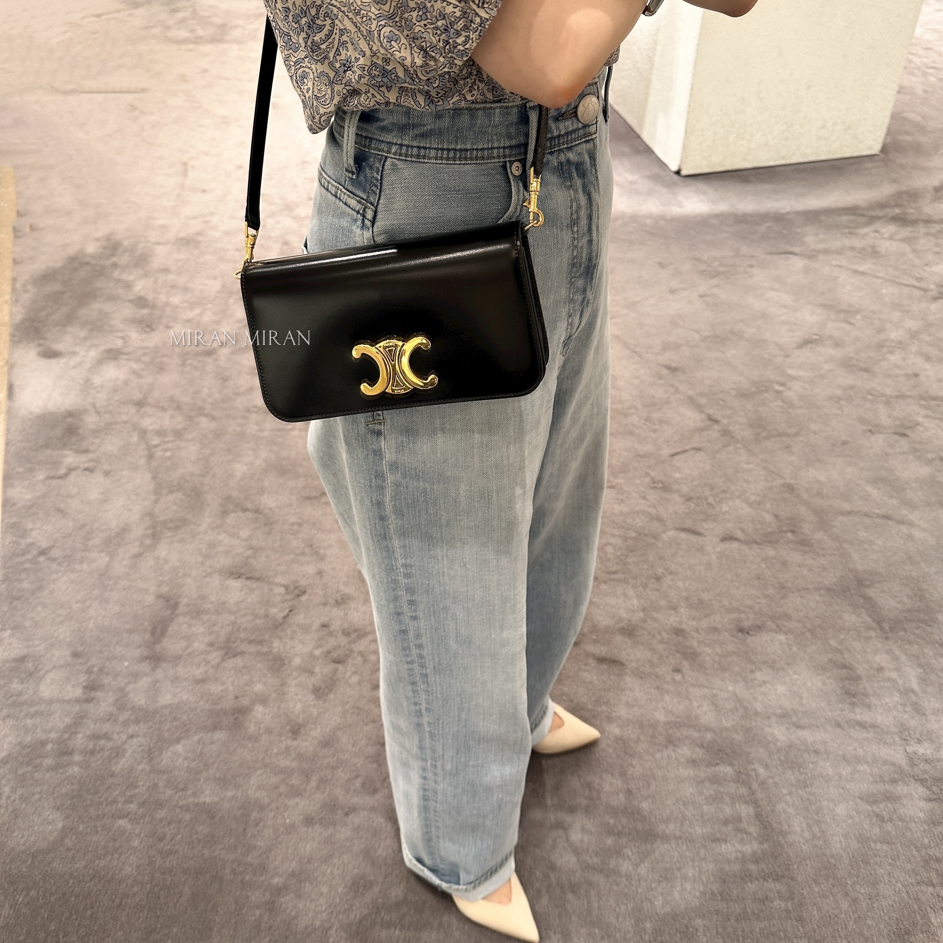 CELINE】新作マルチポシェット / シャイニーカーフスキン (CELINE