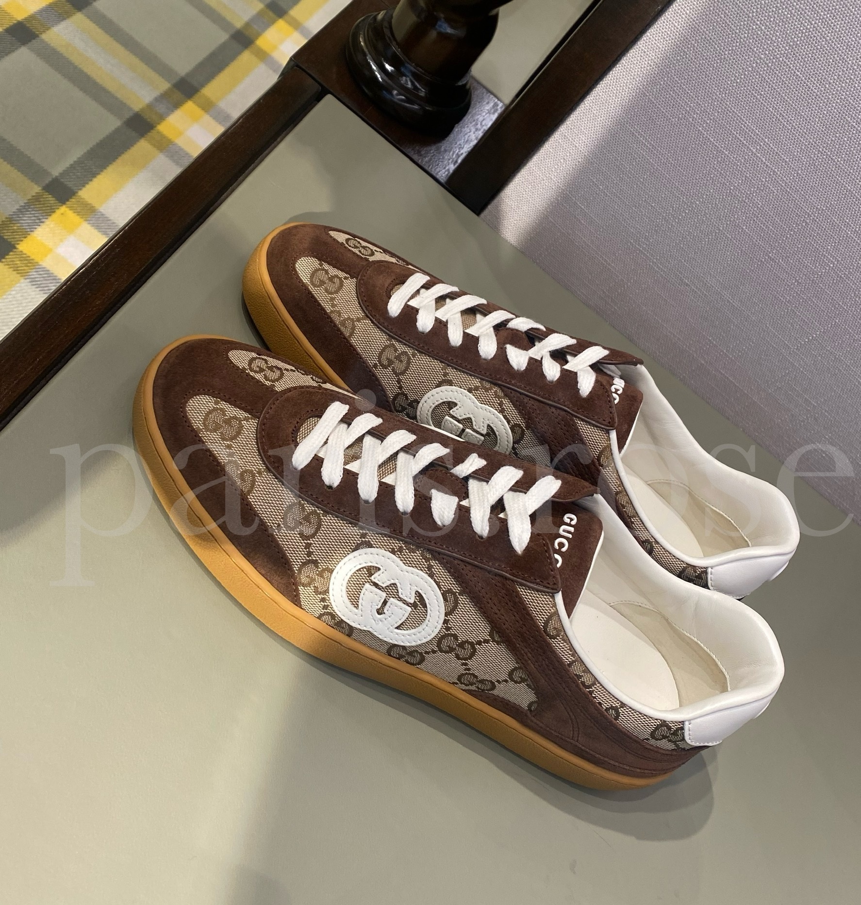 25新作 GUCCI インターロッキングG メンズ スニーカー スエード (GUCCI