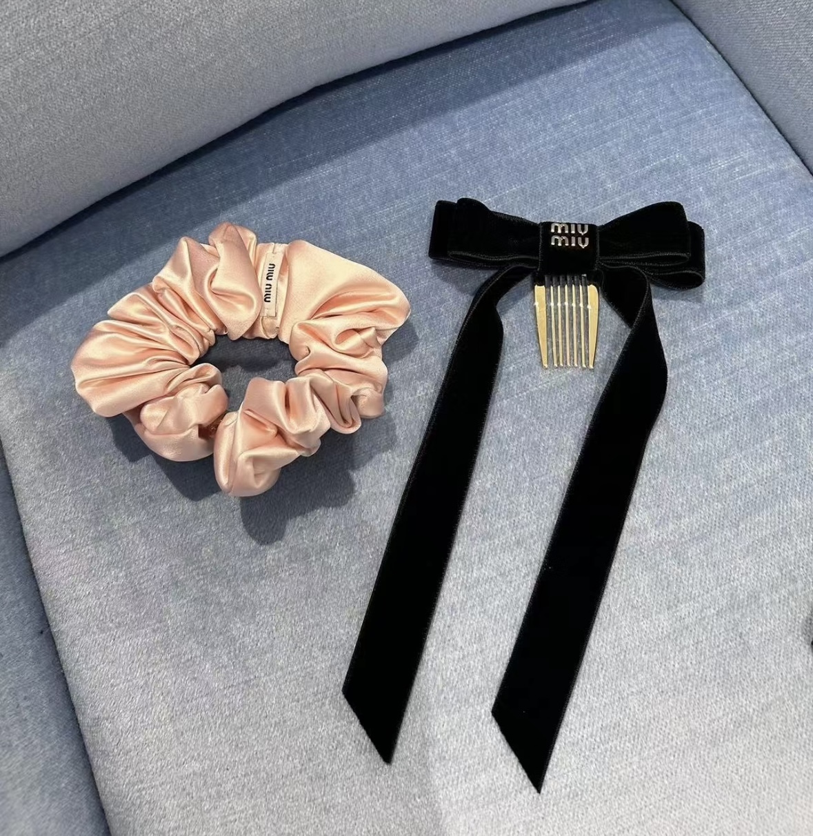 長めリボンが華やか《Miu Miu》リボンヘアアクセ (MiuMiu/ヘア