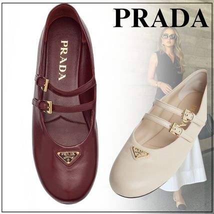 レッド（赤）系 23.5cm PRADA(プラダ) フラットシューズ(レディース