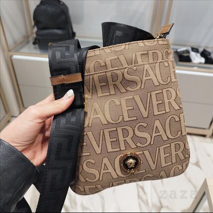 VERSACE(ヴェルサーチェ) ショルダーバッグ(メンズ) - ブランド通販のBUYMA