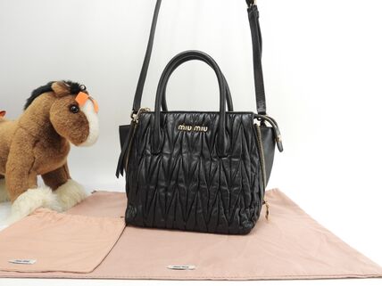 キルティング MiuMiu(ミュウミュウ) ショルダーバッグ・ポシェット