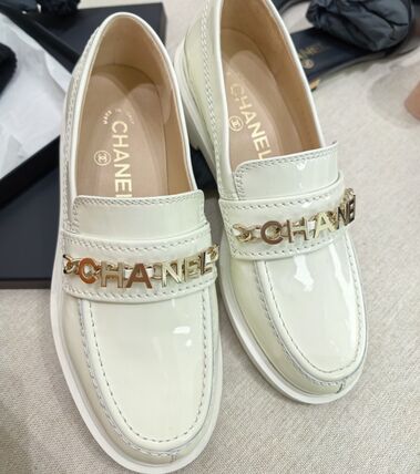 再値下げ❣️シャネル パテント ココマーク パール ローファー グレー