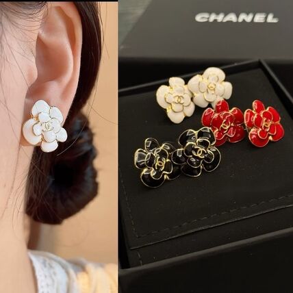 花 CHANEL(シャネル) ピアス(レディース) - ブランド通販のBUYMA