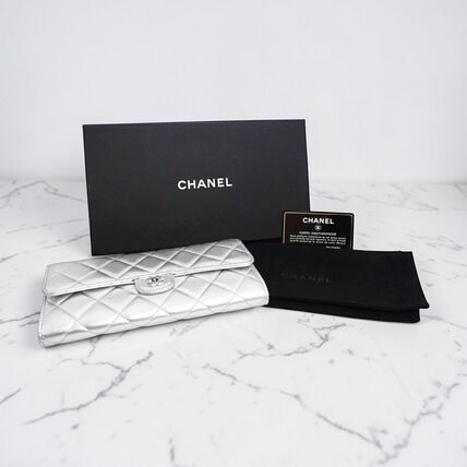 シルバー（銀色）系 CHANEL(シャネル) 長財布(レディース) - ブランド
