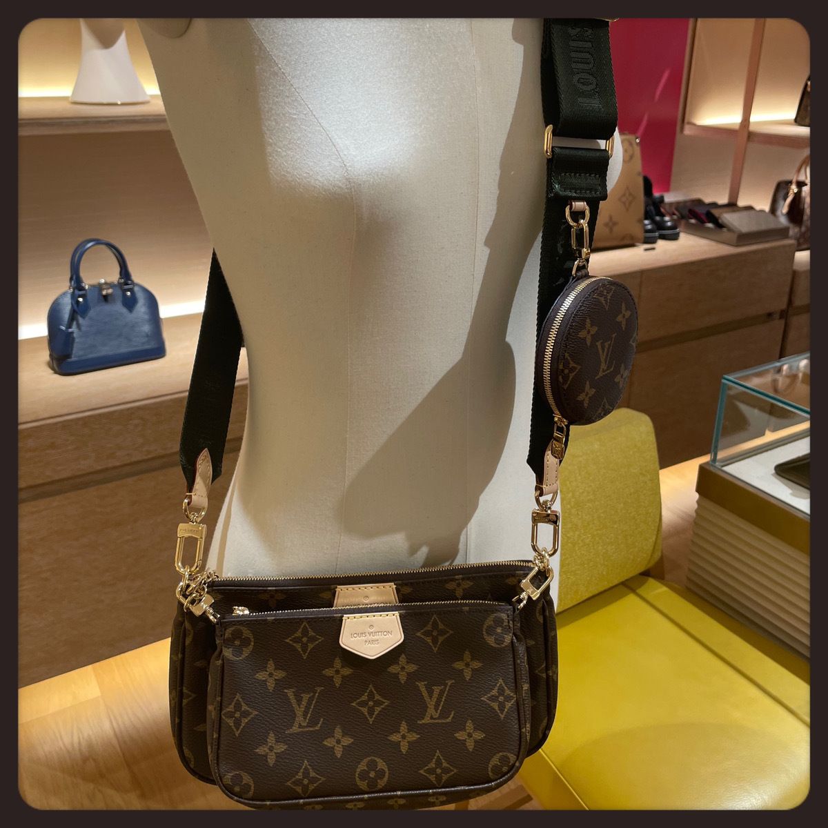 国内発送【LV】ミュルティ・ポシェット・アクセソワール (Louis