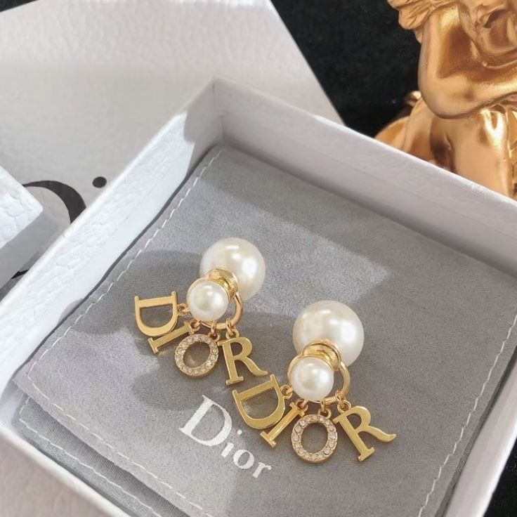Dior(ディオール) パールピアス ディオールピアス ゴールド (Dior