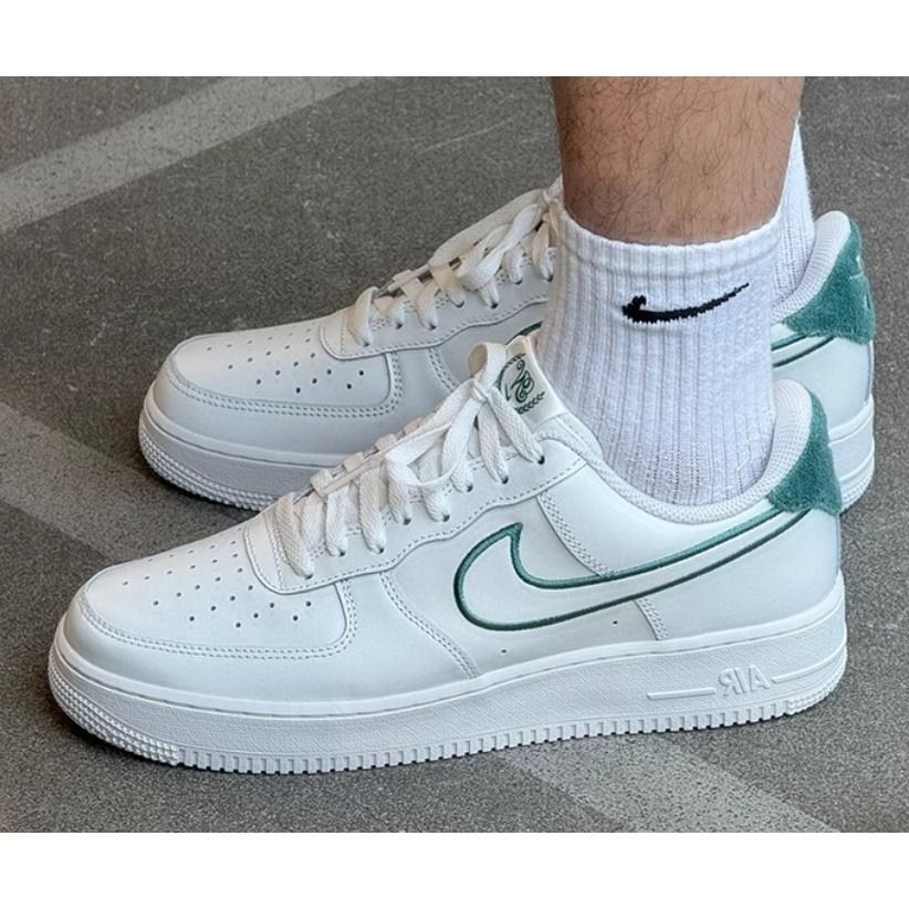 ☆NIKE☆ AIR FORCE 1 07 LV8 エアフォース1 男女兼用 関税込 (Nike