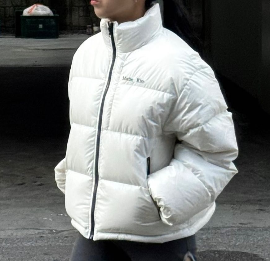 Matin Kim] 25冬 SMALL LOGO VOLUME DOWN JUMPER FOR WOMEN (Matin Kim