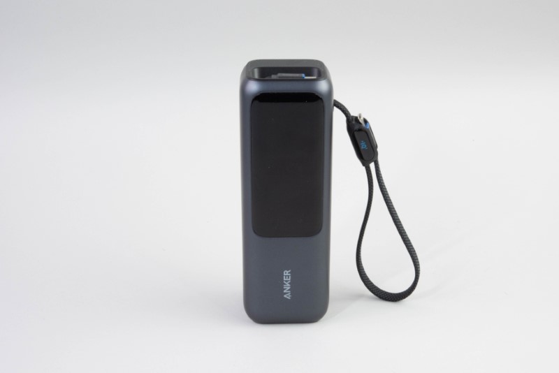 大容量バッテリー「Anker Power Bank 25000mAh」、海外出張で助かった