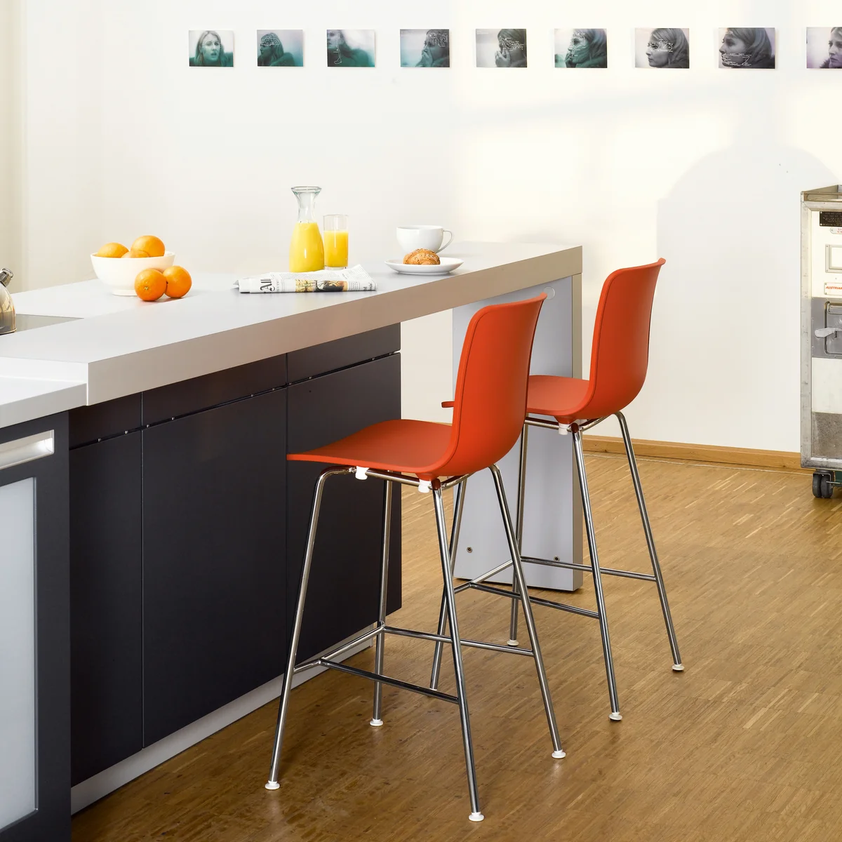 Vitra - Hal Bar stool | Connox