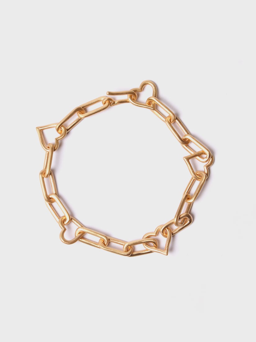 秋の装いに、自分らしさを添えるchigo（チーゴ）のジュエリー｜H.P.