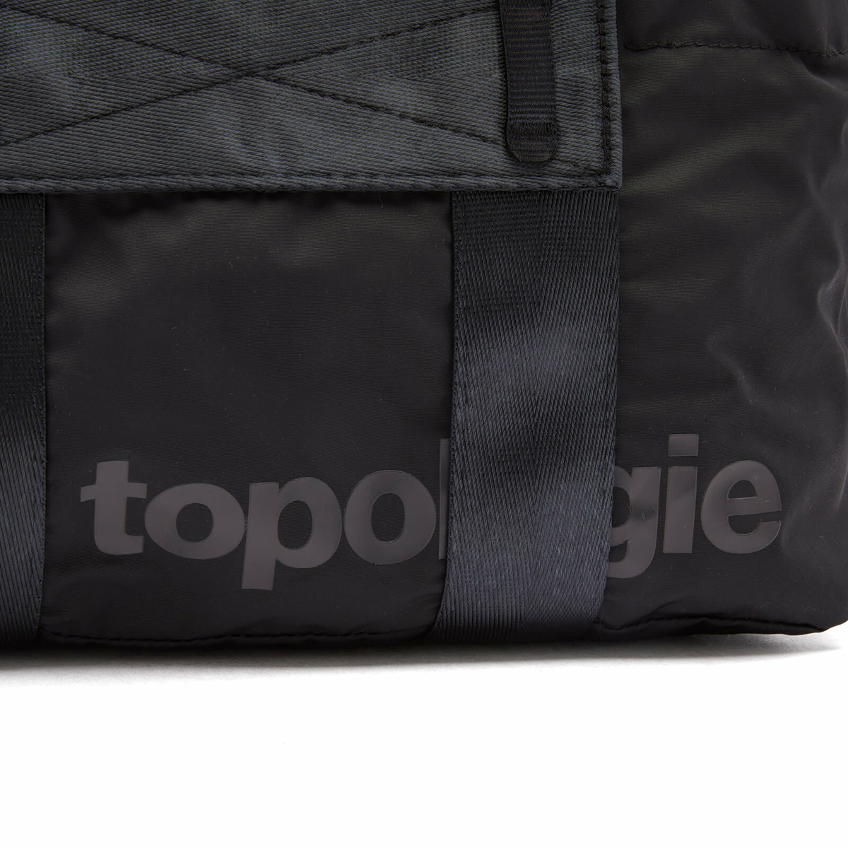 Topologie Summit Duffle Small in Black Topologie