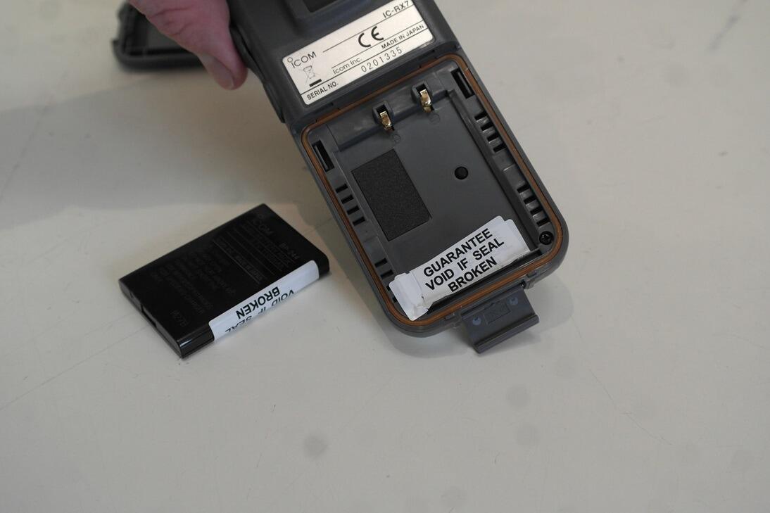 Second Hand Icom IC-RX7 Wideband Handheld Receiver - Radioworld UK