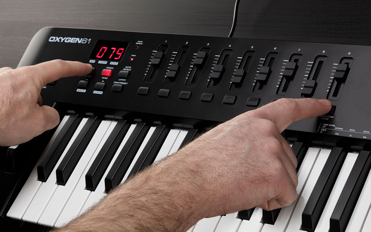 M-Audio Oxygen 61 MKV USB MIDI Keyboard Controller - 694318025444
