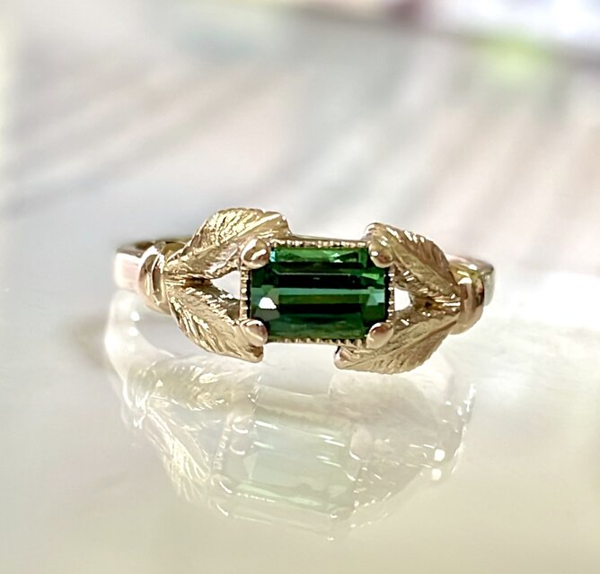 グリーントルマリンのボタニカルリング | iichi 日々の暮らしを