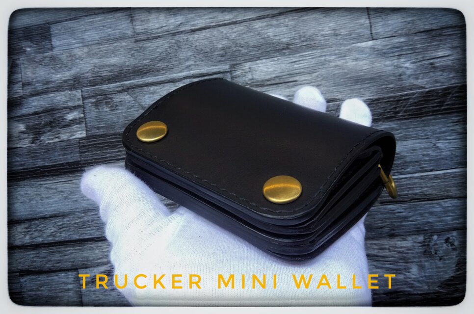 ◇ トラッカーウォレット ミニ ◇ お札を折らない 幅広タイプ 茶芯