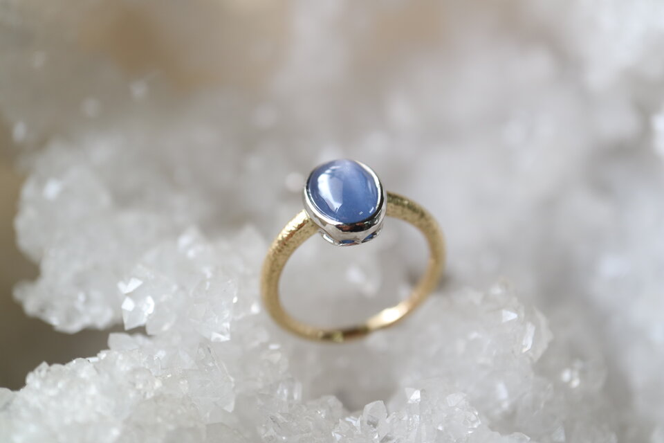 大粒のスターサファイア指輪 | iichi 日々の暮らしを心地よくする