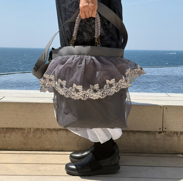 華奢に見えて、タフ。ふわり黒レースに包まれる・涼やかバッグ | iichi