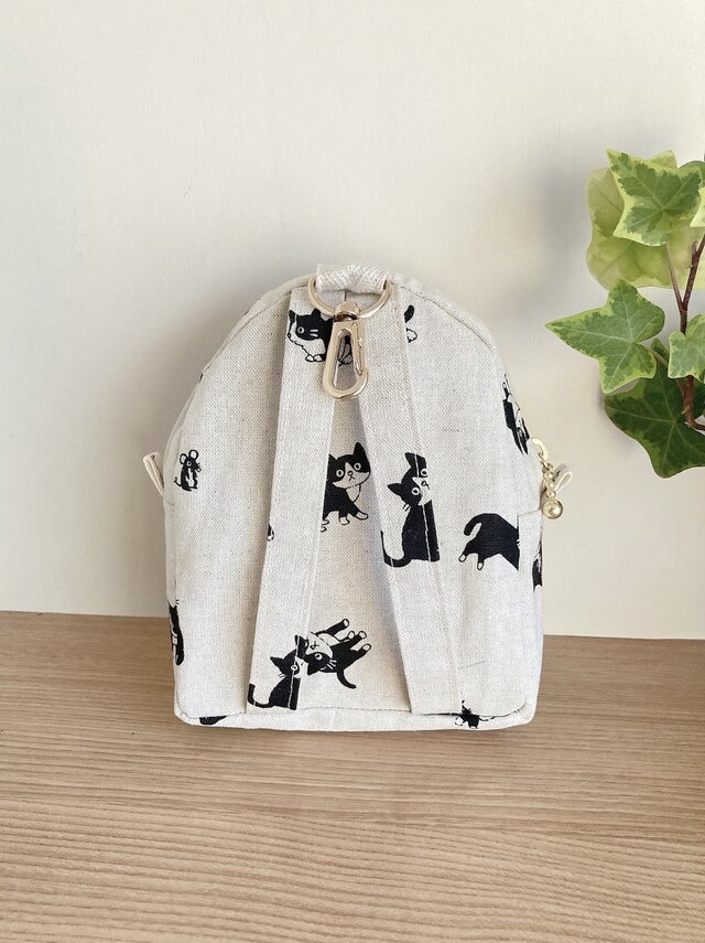 ミニリュック型ポーチ*モノトーン猫ちゃん | iichi 日々の暮らしを