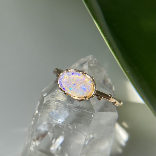 K10 オパールリング #15 Lightning Ridge産原石から磨いた1点もの