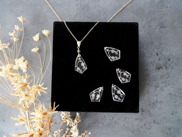 は*介様 【遺品整理】綺麗な石のネックレスTOP ☆青☆【ブルートップ