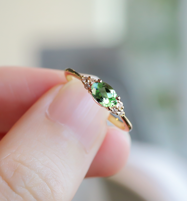 ミントグリーンガーネット＆ダイヤモンド K18リング オーバルカット