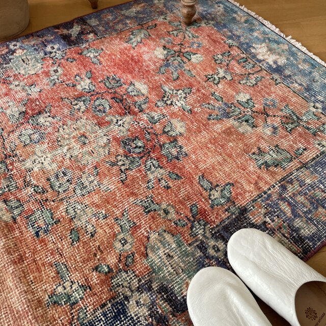 トルコ ヴィンテージラグ A104 レア ベージュ ピンク ブルー