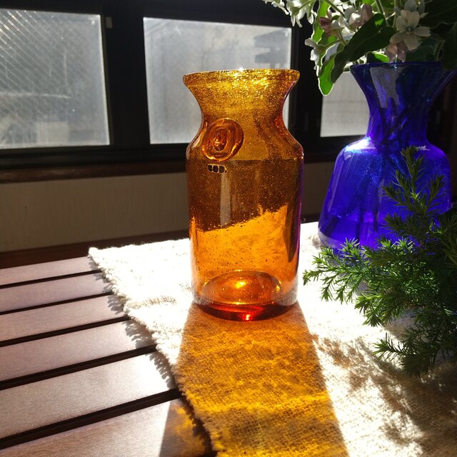 琥珀色のフラワーベース／アンバー／花瓶／エリックホグラン／ガラス