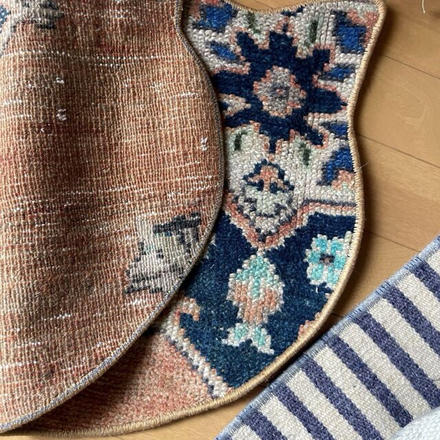 猫ラグ 40×50 夕焼けオレンジ ネイビー トルコヴィンテージラグ