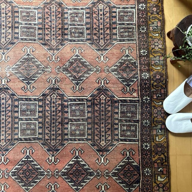 117.5×200 トライバルラグ くすみ赤茶夕焼け トルコヴィンテージラグ