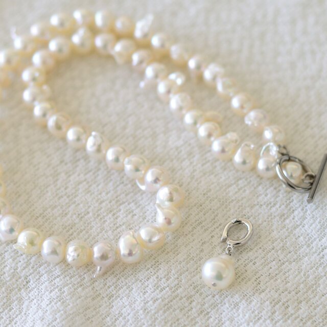 天使の羽】ツノツノパールネックレス7㎜-8㎜チャーム付き9.5㎜【無調色