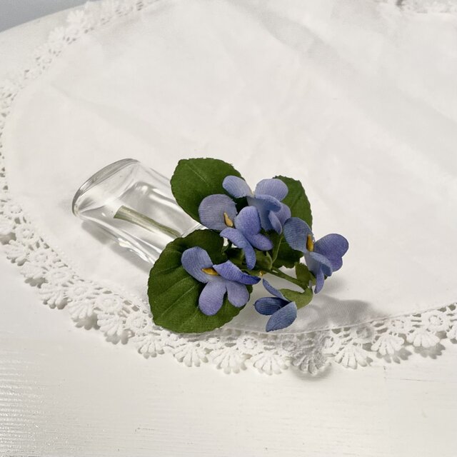 再販】布花 かれんな野すみれのブーケコサージュ | iichi 日々の暮らし