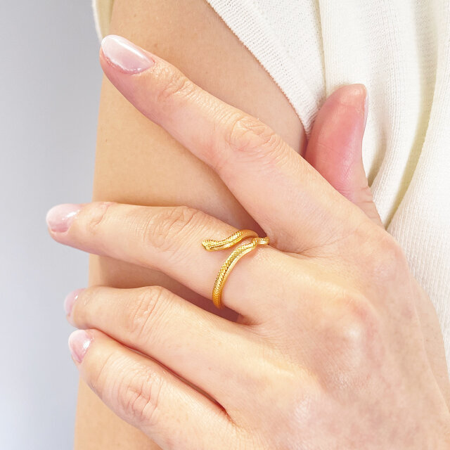 2025年 干支 Snake 蛇 優美な蛇 サージカルステンレス ゴールドリング