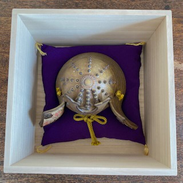 端午の節句』陶器の兜 | iichi 日々の暮らしを心地よくする