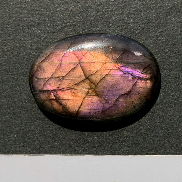 ピンクラブラドライト[745] 33x23mm 42Cts 天然石 ルース／カボション