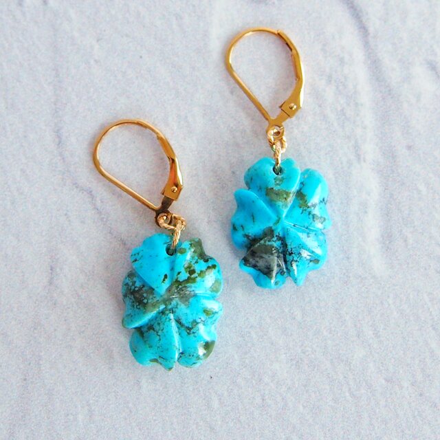 ターコイズ フラワーカービング ピアス 14kgf | iichi 日々の暮らしを
