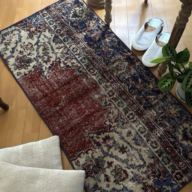 60×125赤ブラウン×深みネイビー ボタニカル トルコヴィンテージラグ