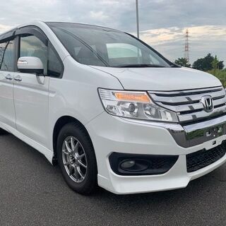 平成25年ステップワゴンスパーダZ 4WD8人乗り両側パワースライドドア