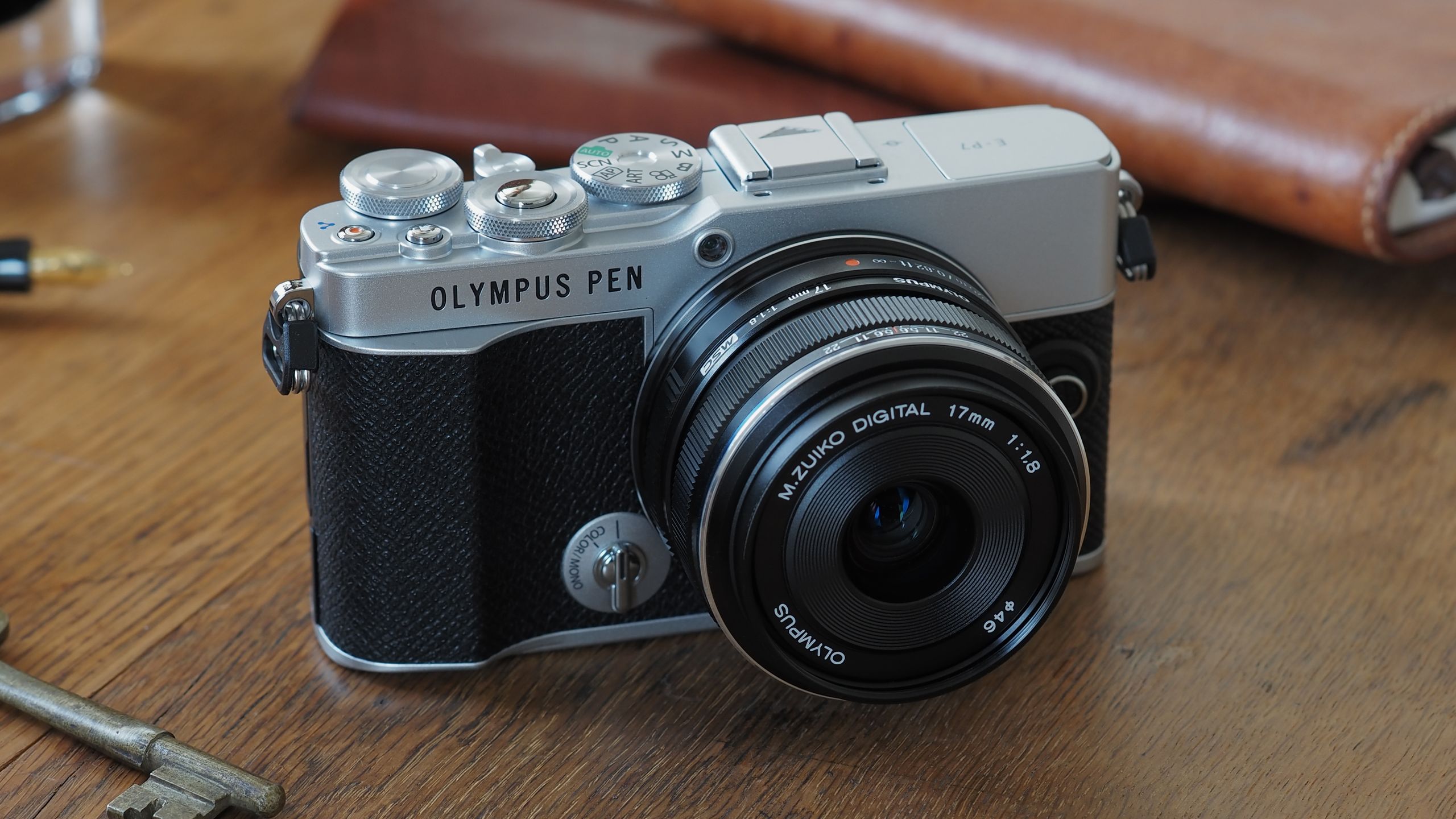 Olympus PEN E-P7 is a comeback travel camera with a very familiar