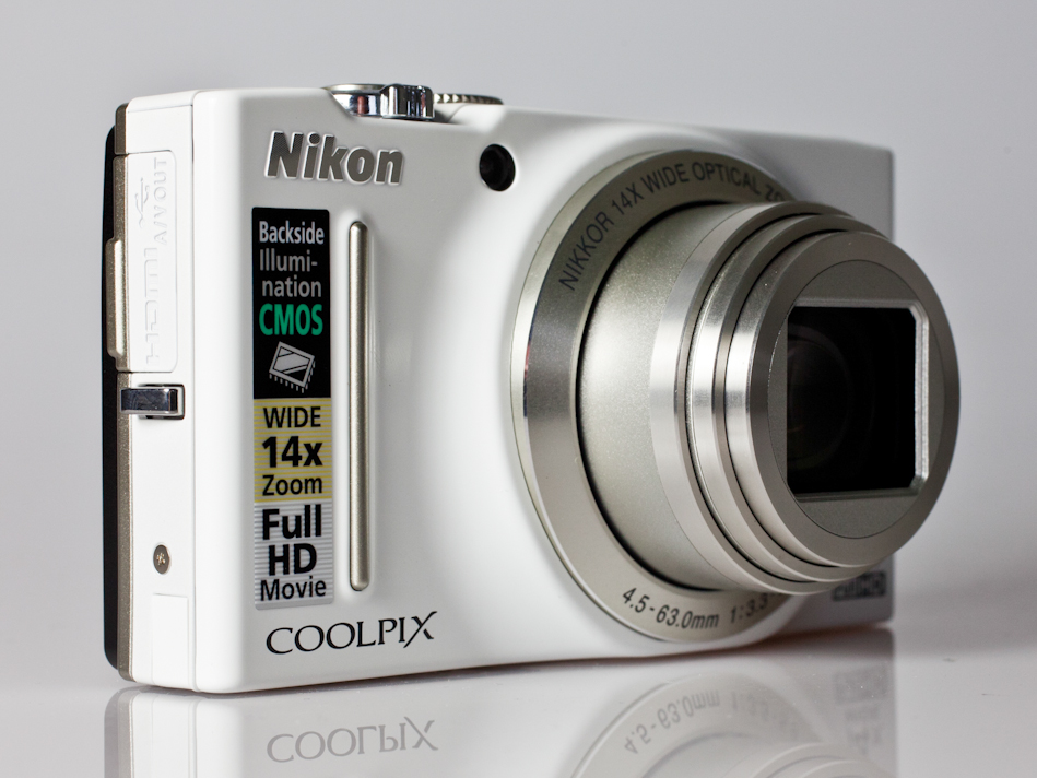 Build quality and handling - Nikon Coolpix S8200 review - Page 2