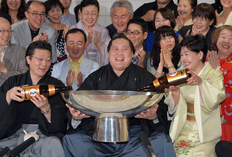 横綱・照ノ富士が引退 土俵人生の軌跡 [写真特集2/45] | 毎日新聞