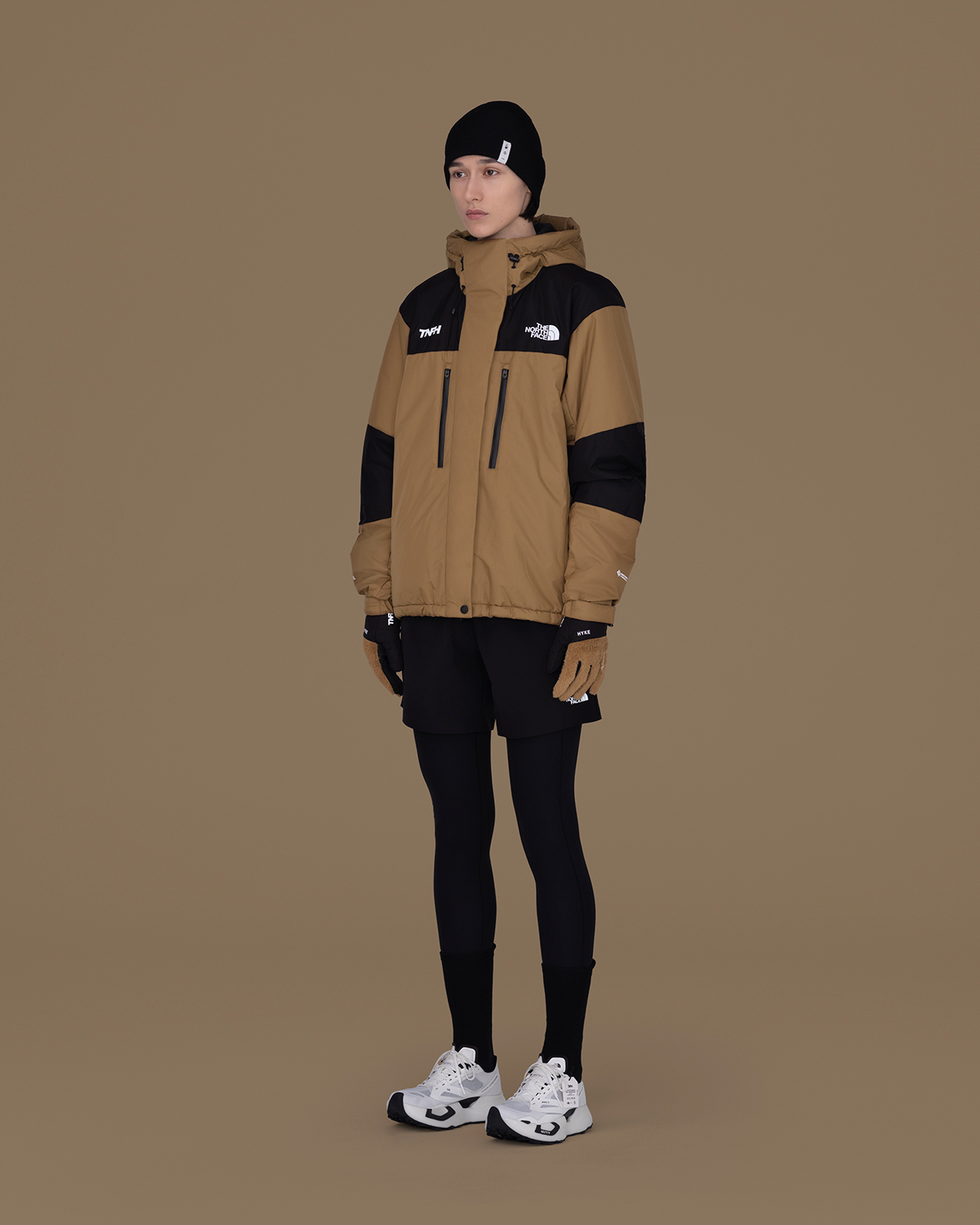 TNFH THE NORTH FACE × HYKEの2025年秋冬コレクションが10月8日に発売