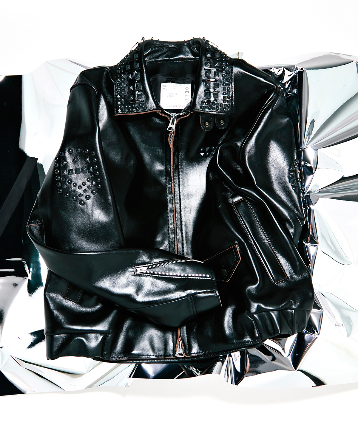 sacaiの2025 Holiday Collectionが11月7日に発売