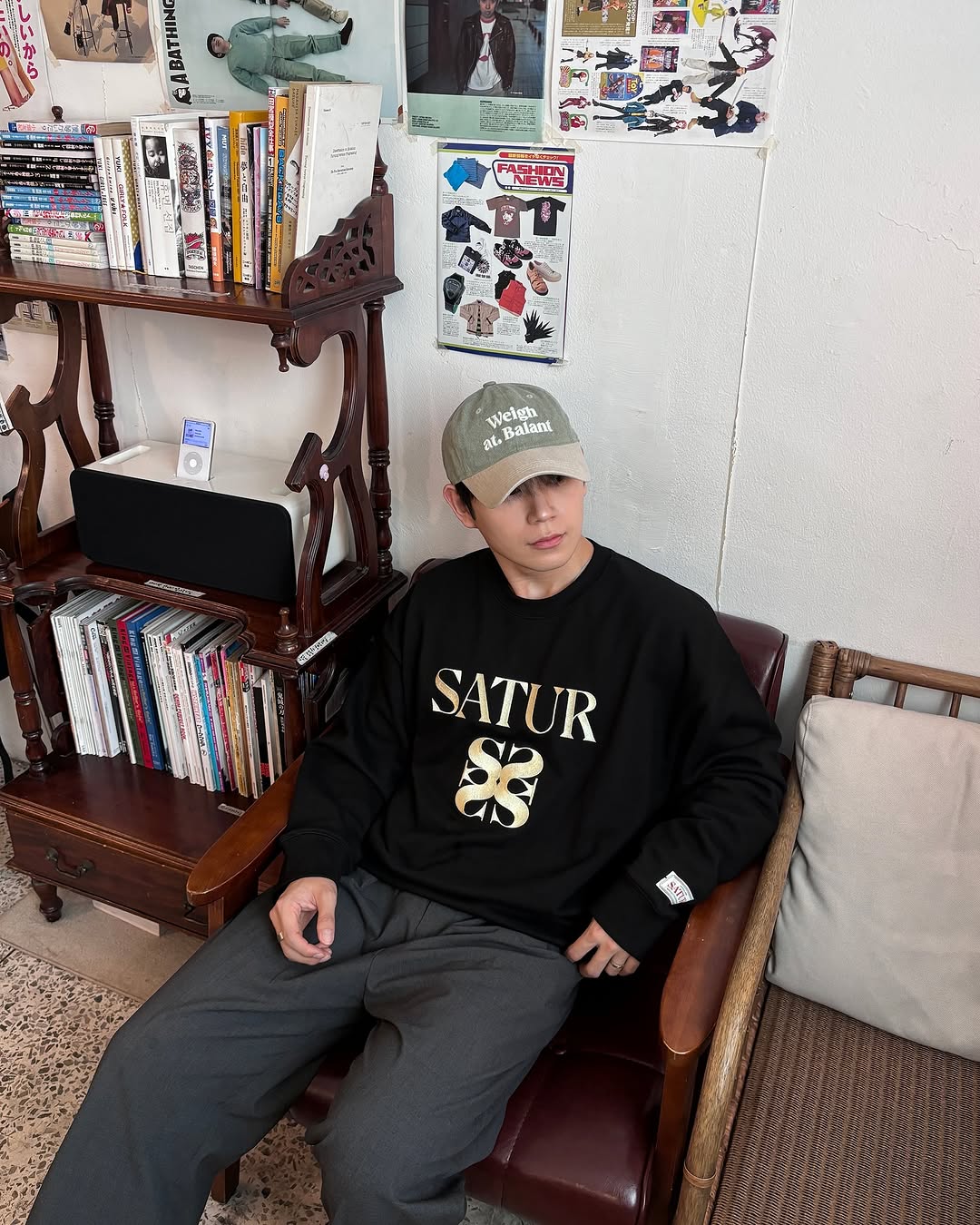 Influencer pick] Classic Logo Sweatshirt - Classic Black