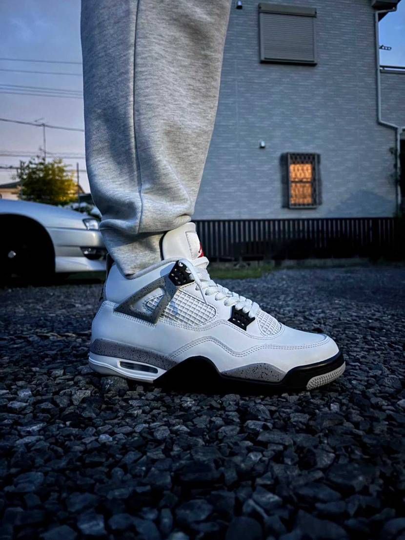 ナイキ エアジョーダン4 レトロ 