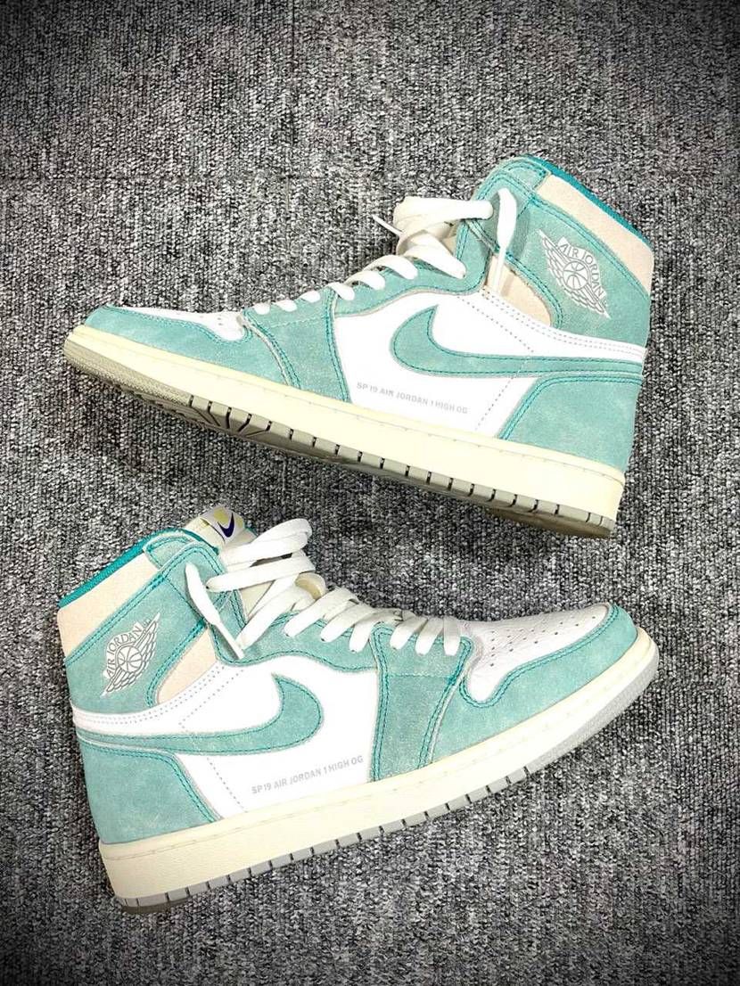 ナイキ エアジョーダン1 レトロ ハイ OG 