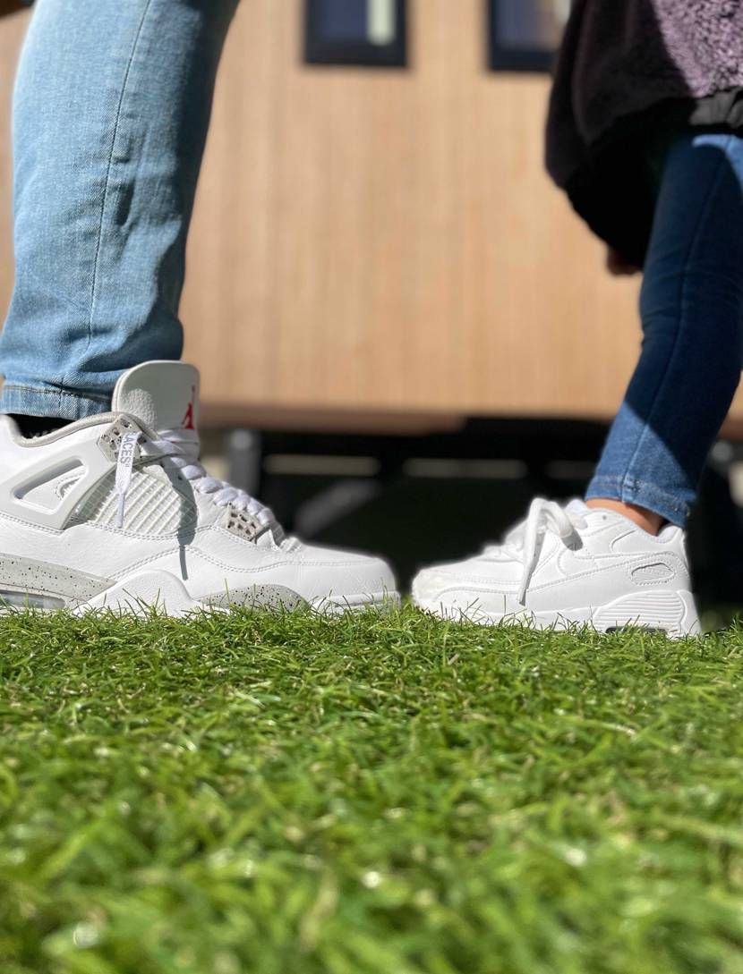 ナイキ エアジョーダン 4 